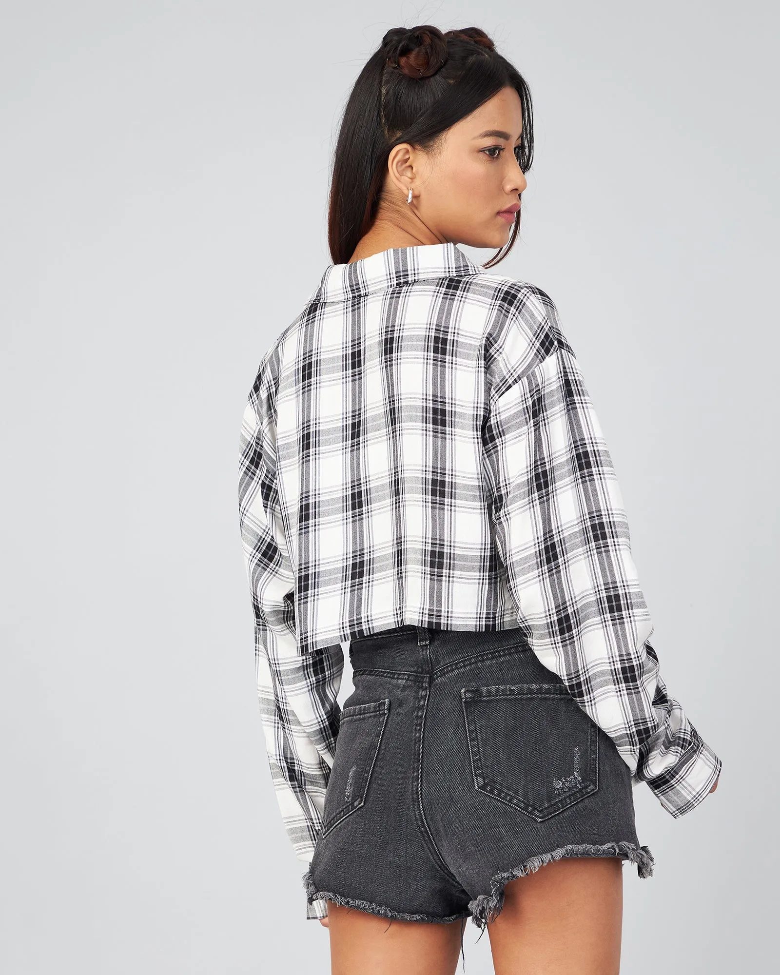 Chimpaaanzee Women Viscose White and Black Checks  Fully Cropped Shirt