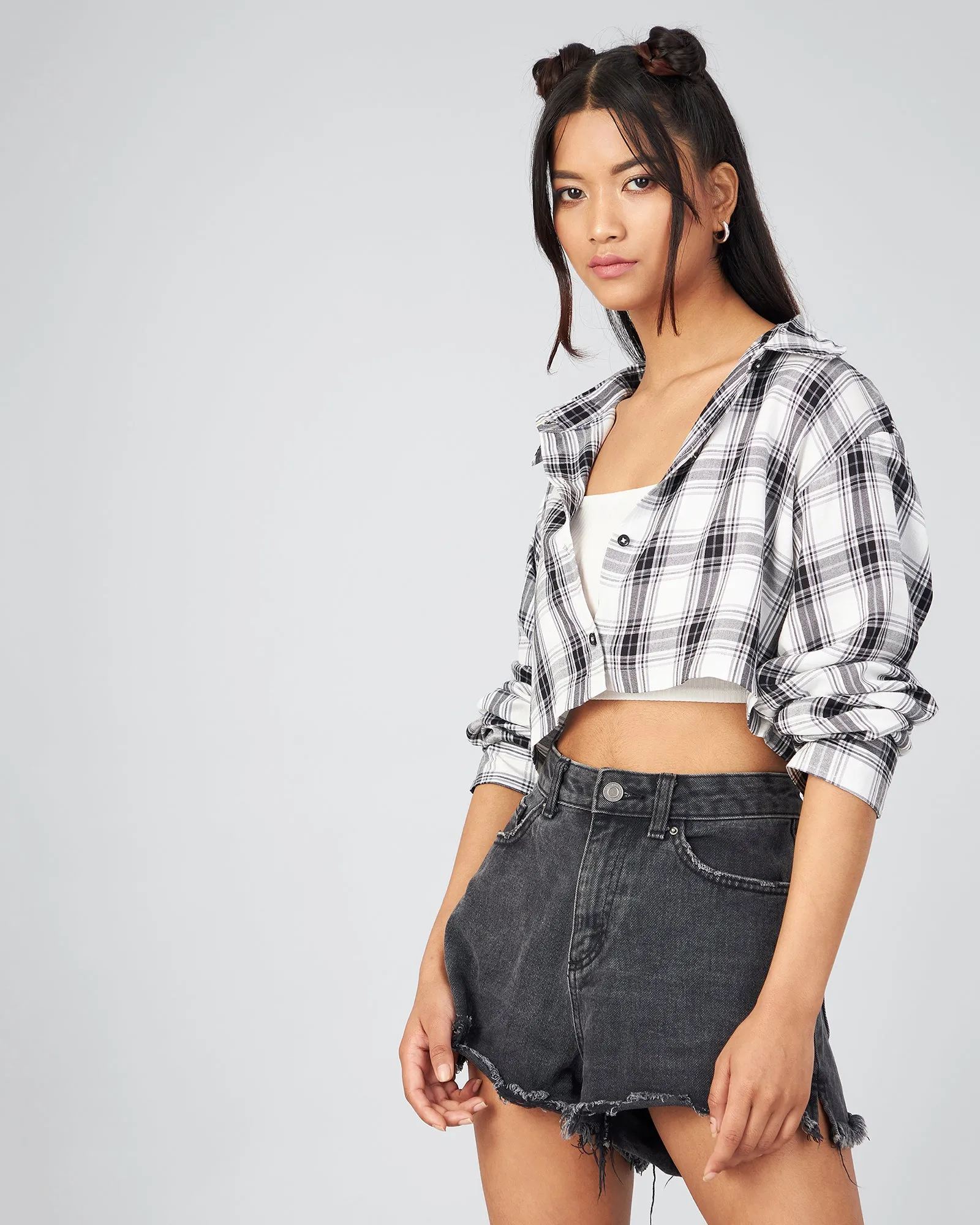 Chimpaaanzee Women Viscose White and Black Checks  Fully Cropped Shirt