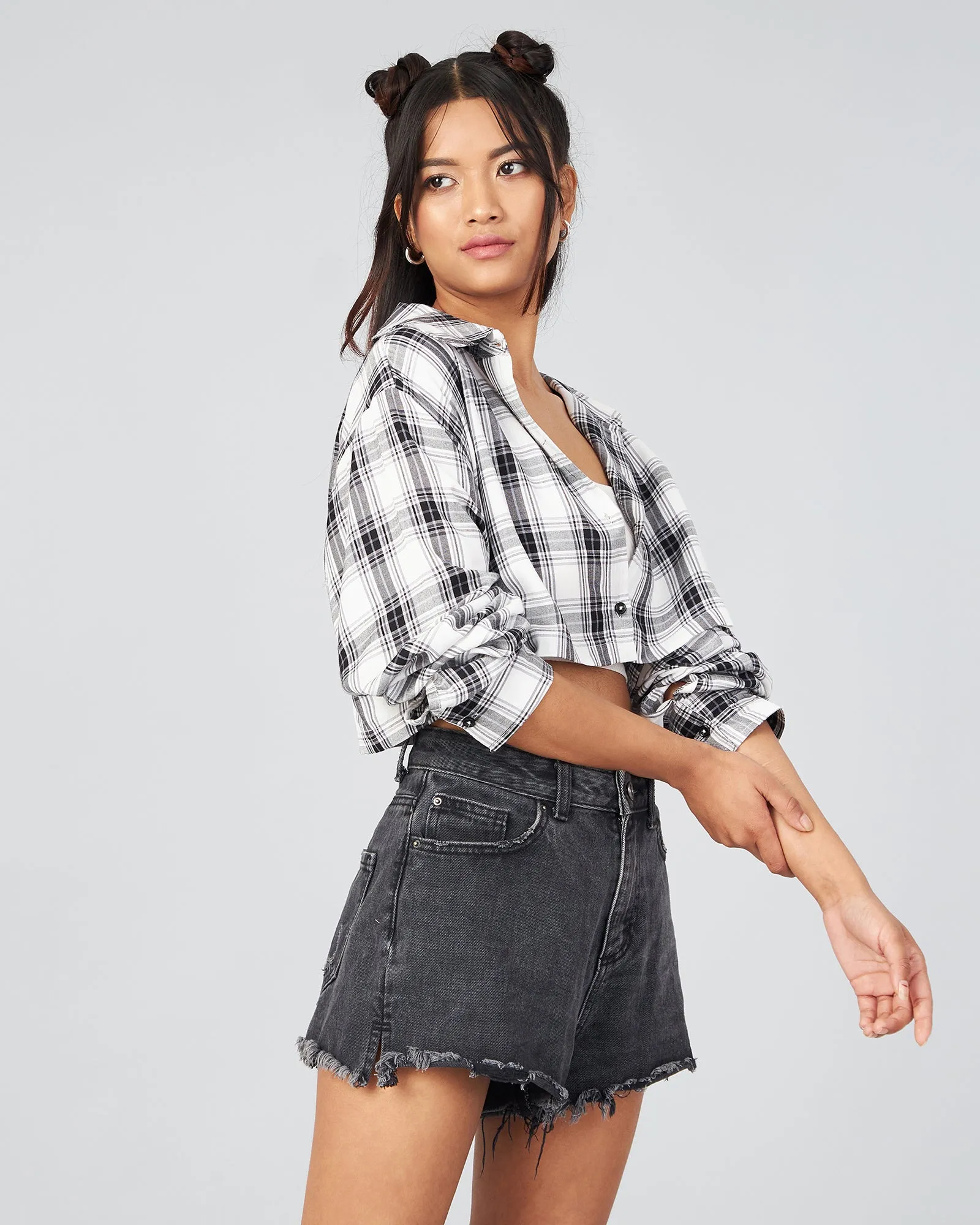 Chimpaaanzee Women Viscose White and Black Checks  Fully Cropped Shirt