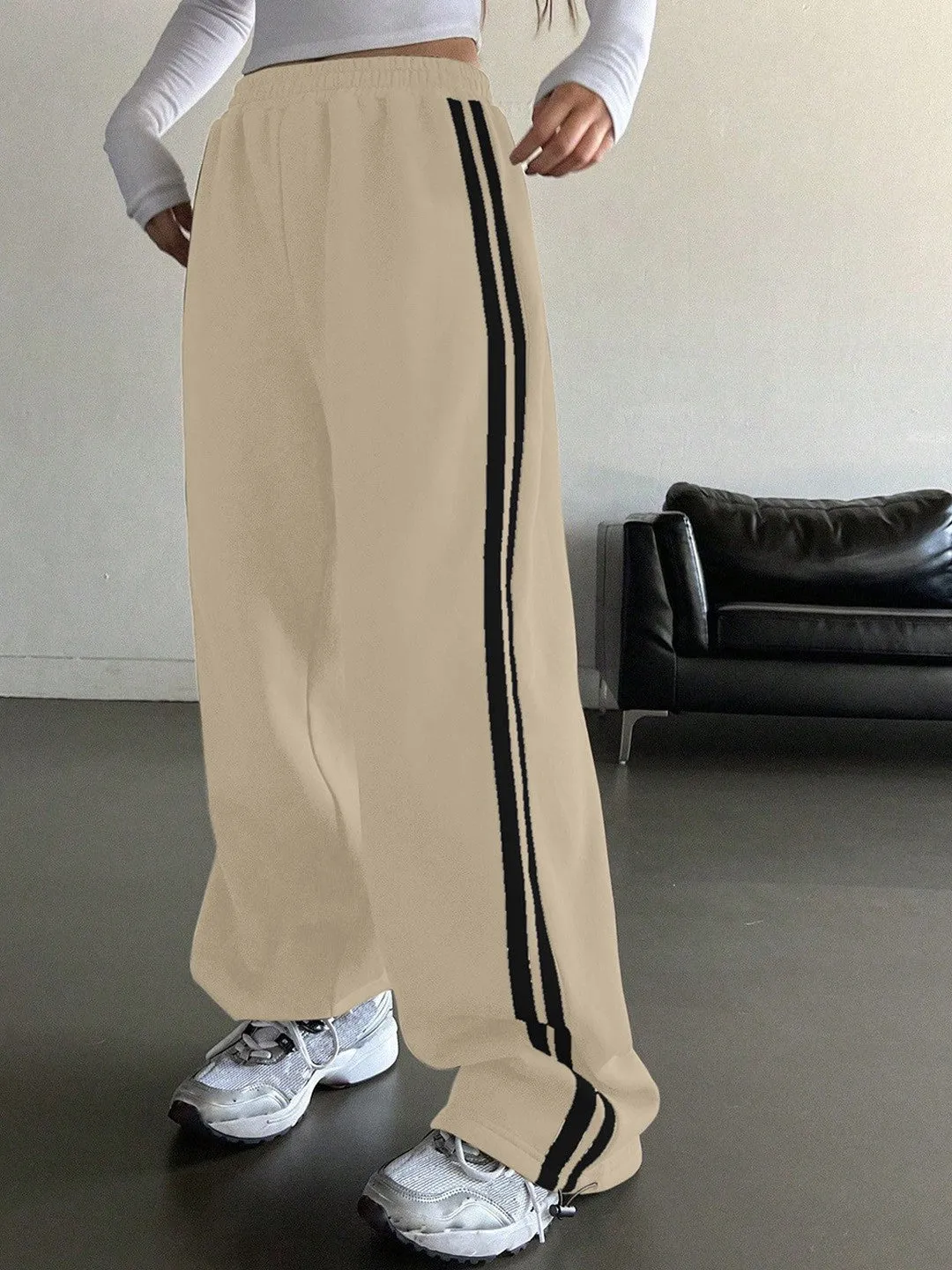 Comfortable Beige Knitted High-Rise Joggers