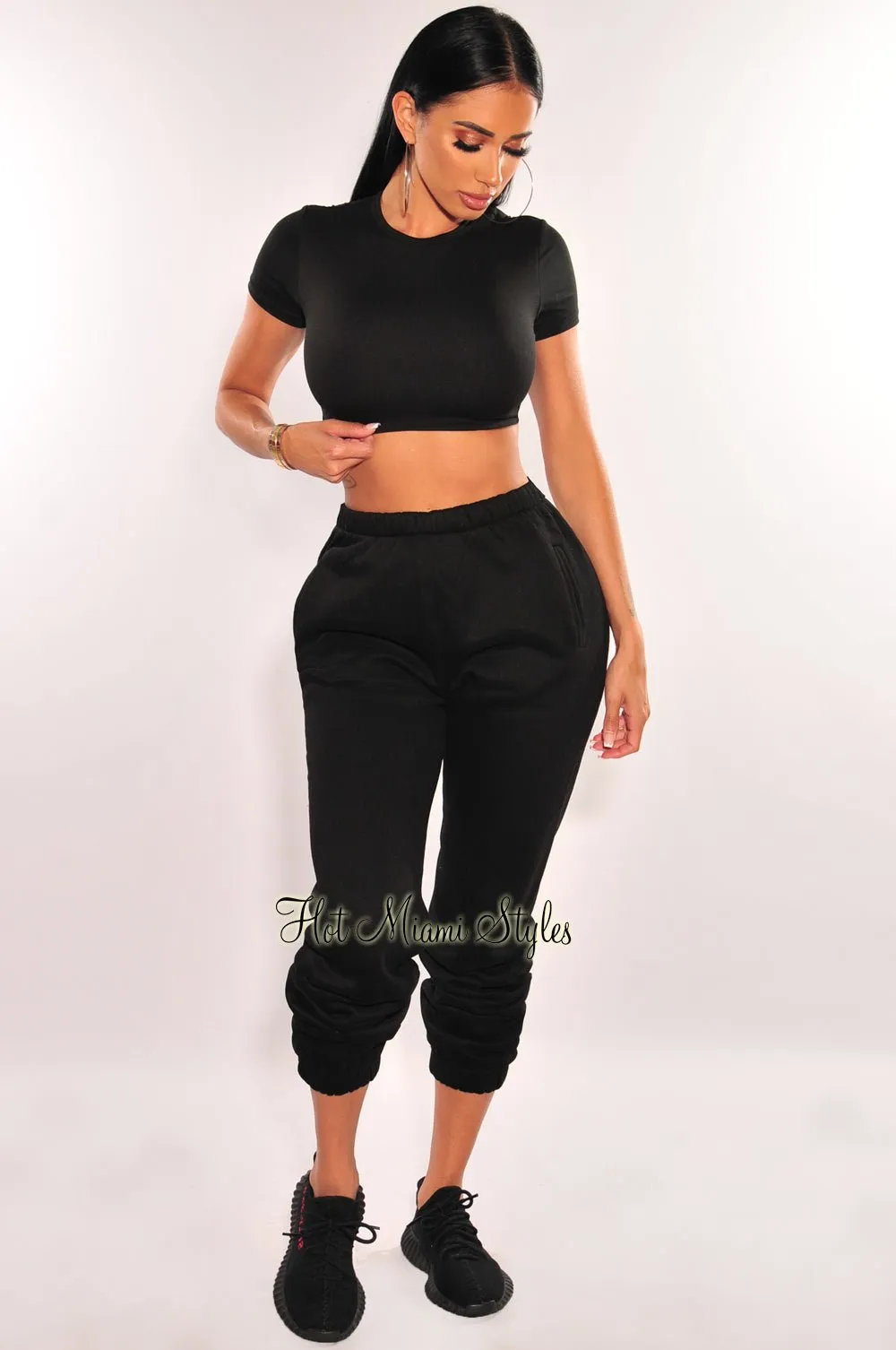 HMS Essential: Black Round Neck Short Sleeves Crop Top