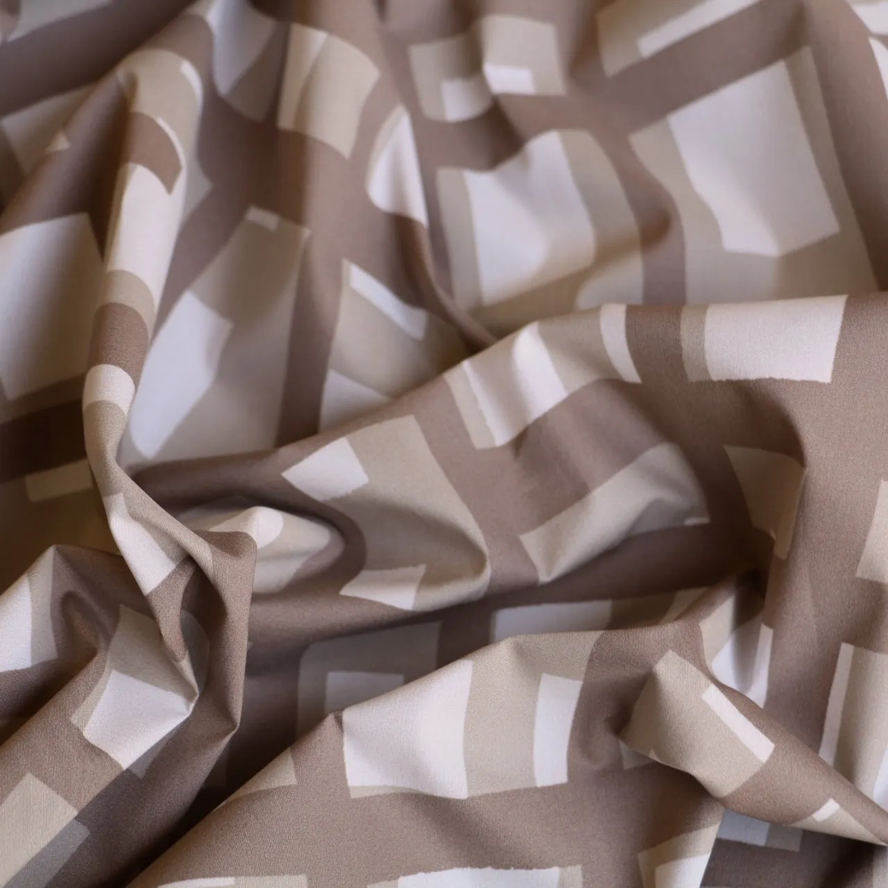 Last Chance of 3D Grid Mocha Poplin