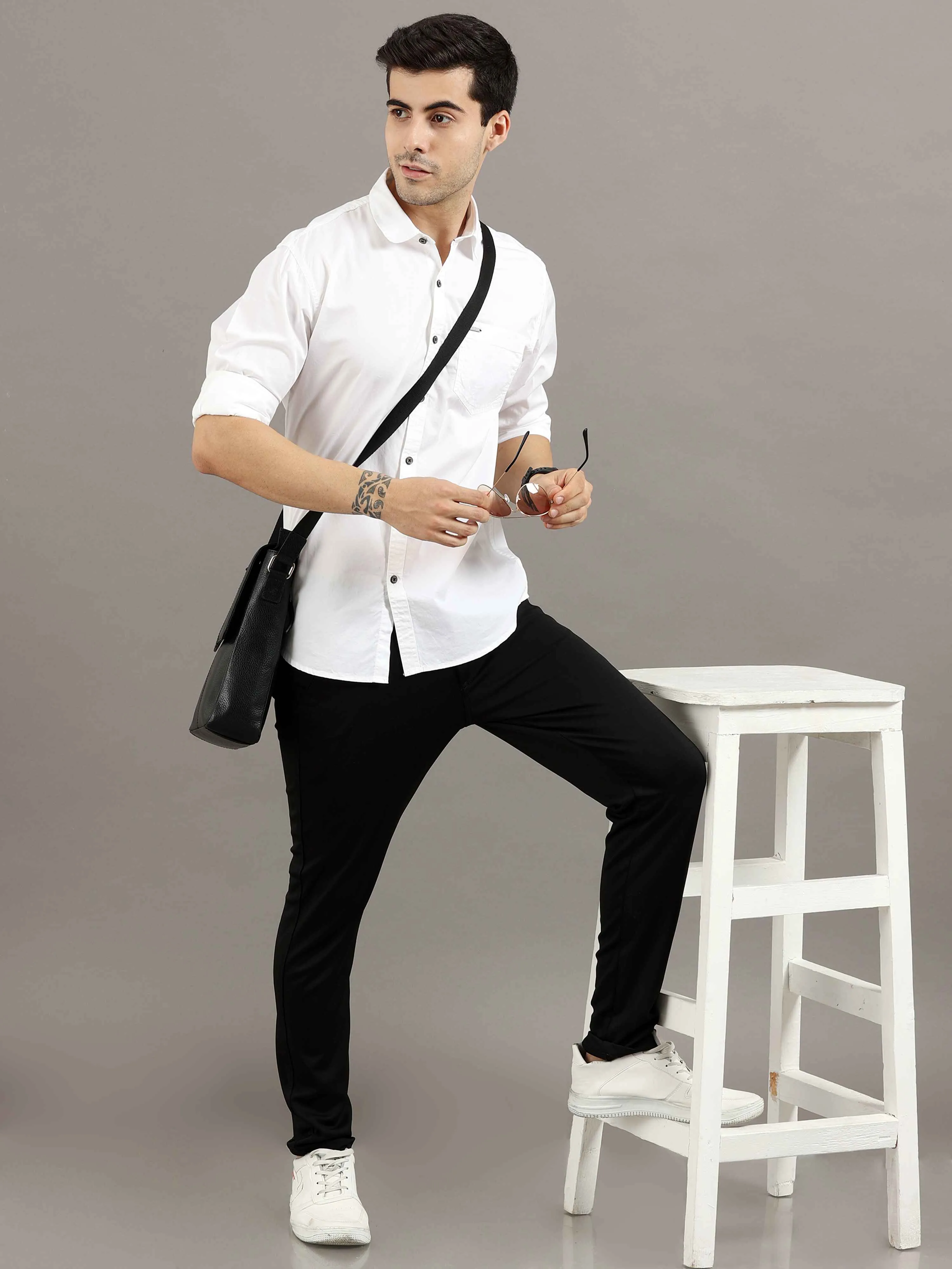 Men's White Slim Fit Solid Full Sleeves Casual Shirts