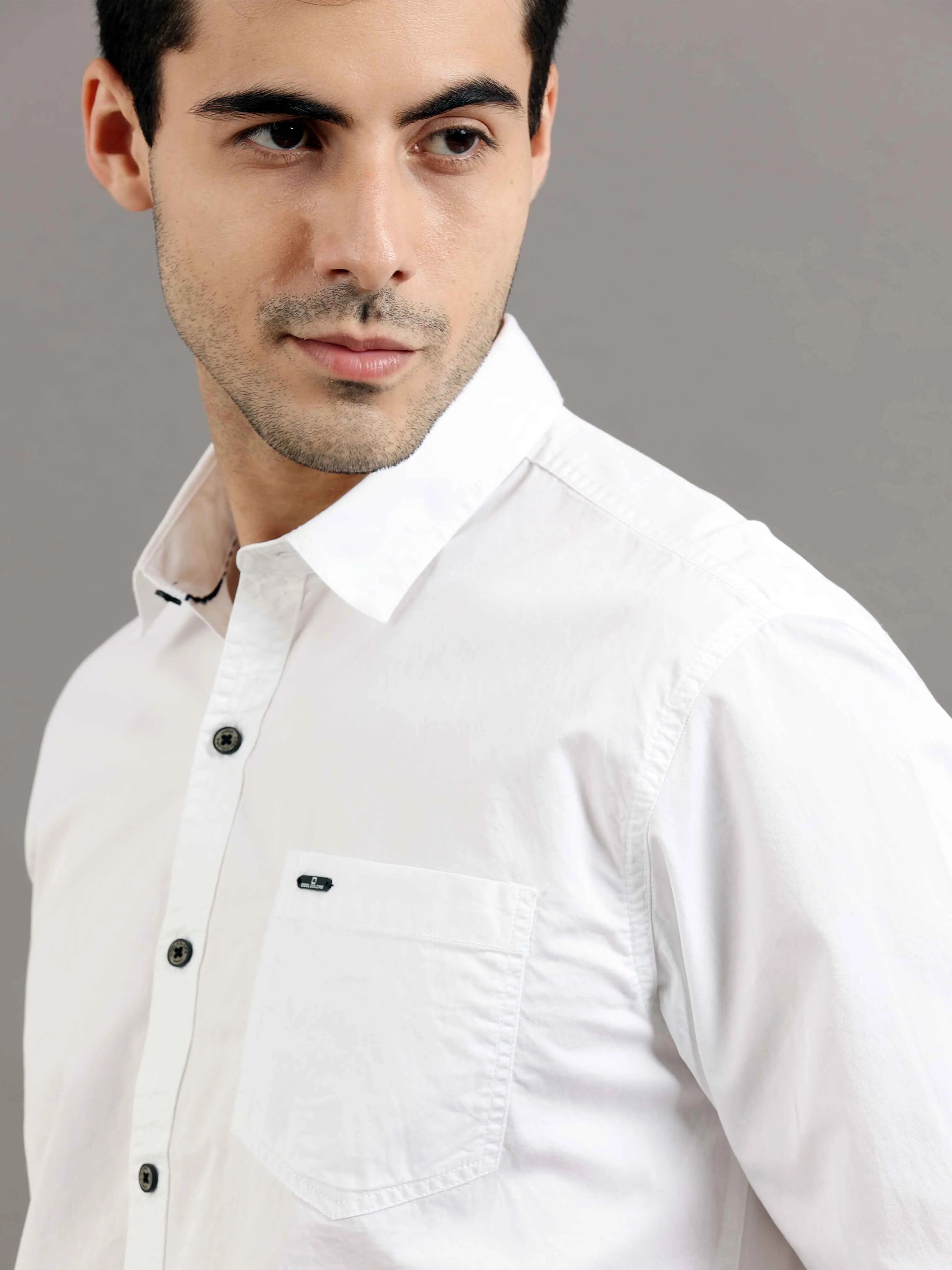 Men's White Slim Fit Solid Full Sleeves Casual Shirts